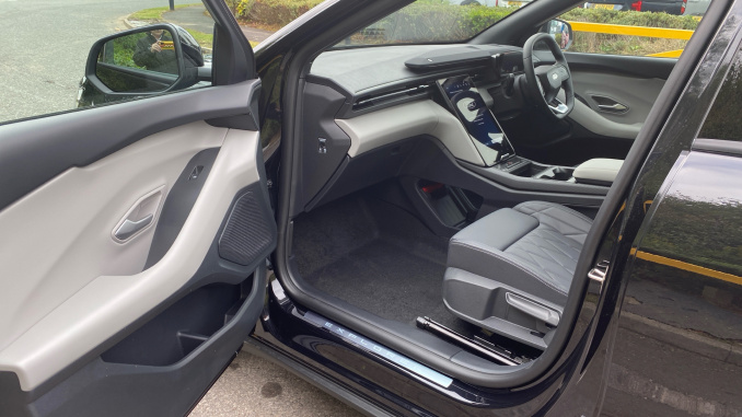 Ford Explorer 210kW Premium 79kWh 5dr Auto Electric Estate - Image 37